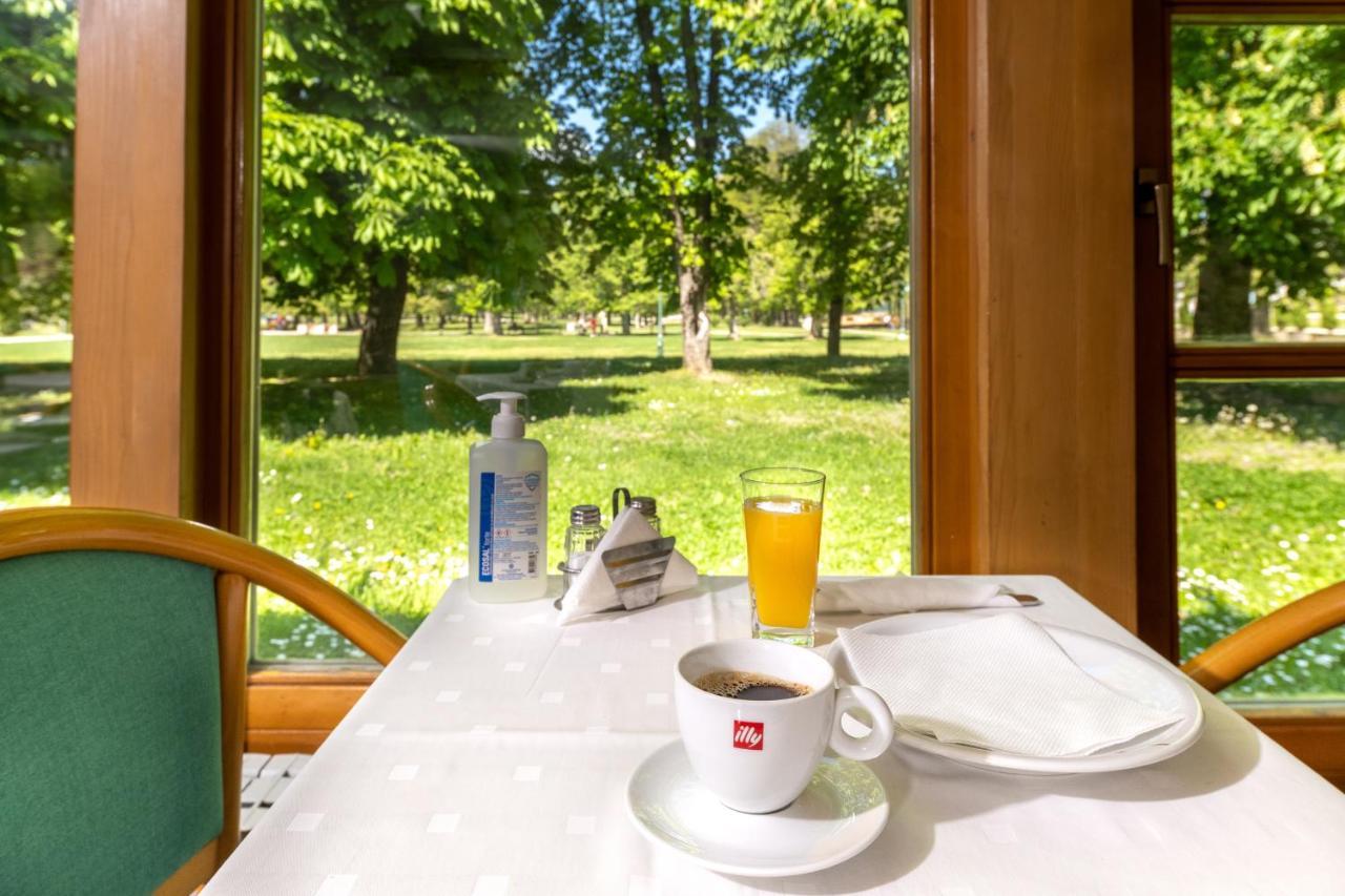Hotel Kanet Скопие Екстериор снимка