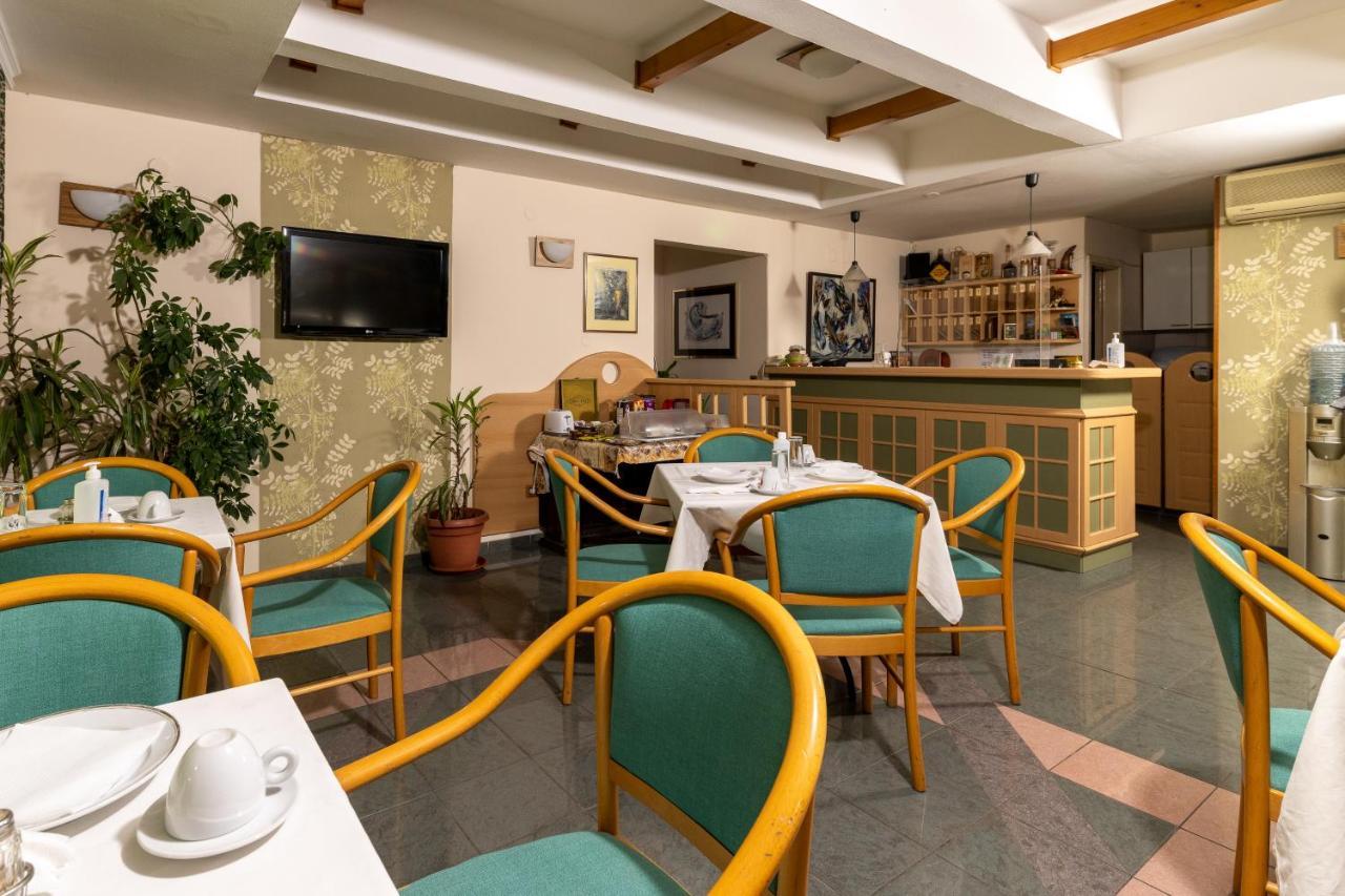 Hotel Kanet Скопие Екстериор снимка