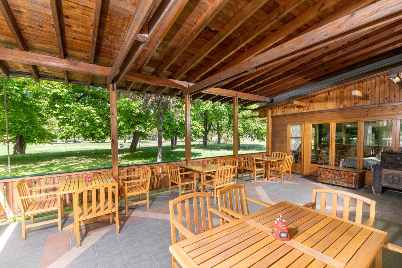 Hotel Kanet Скопие Екстериор снимка