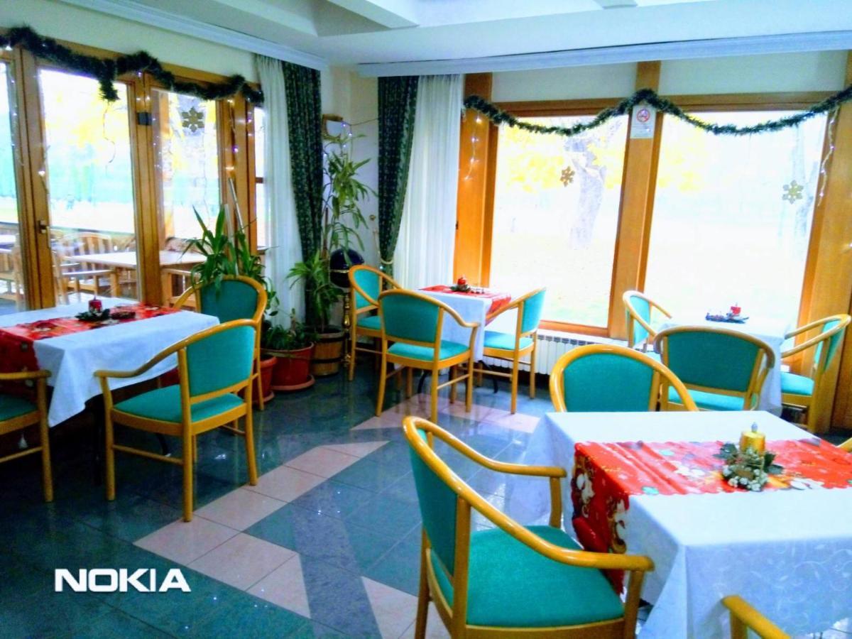 Hotel Kanet Скопие Екстериор снимка