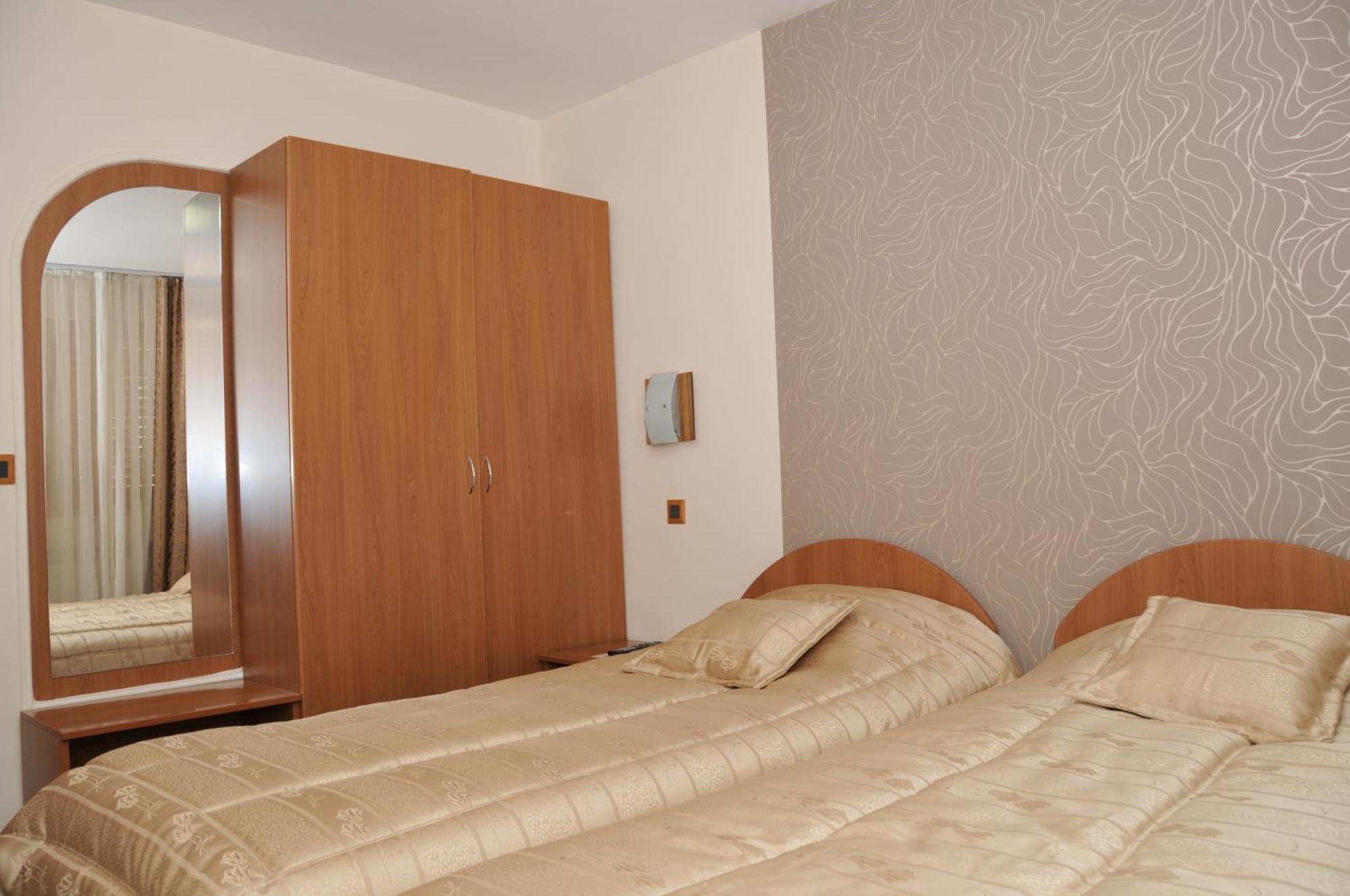 Hotel Kanet Скопие Екстериор снимка