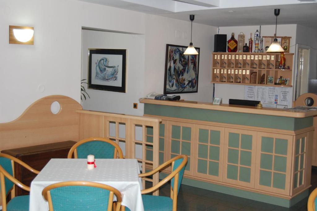 Hotel Kanet Скопие Екстериор снимка