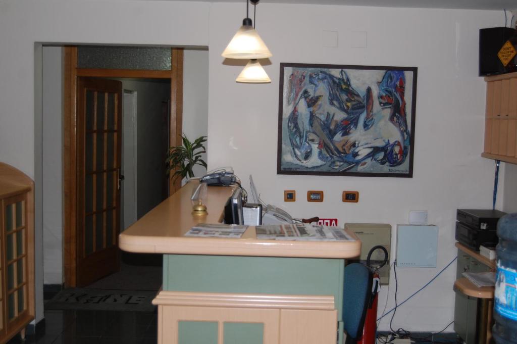 Hotel Kanet Скопие Екстериор снимка