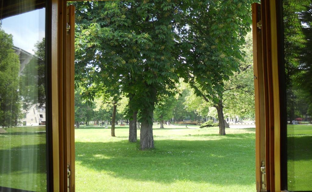 Hotel Kanet Скопие Екстериор снимка